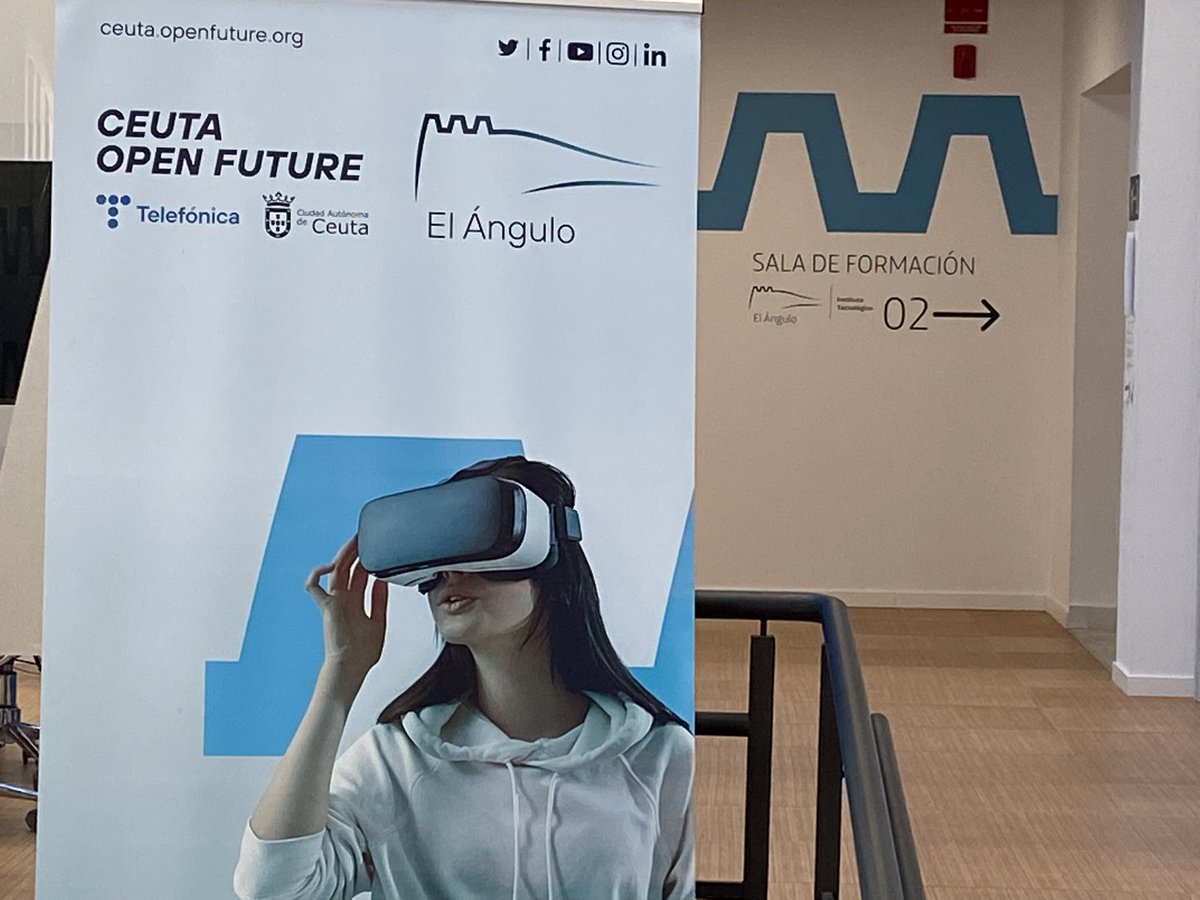 marco_cab_'s tweet photo. Estamos de celebración, hoy se gradúa la primera promoción del Instituto Tecnológico #ElAngulo @CeutaOpenFuture se ha quedado una tarde estupenda en #Ceuta para ello. https://t.co/VtidUlUGgr
