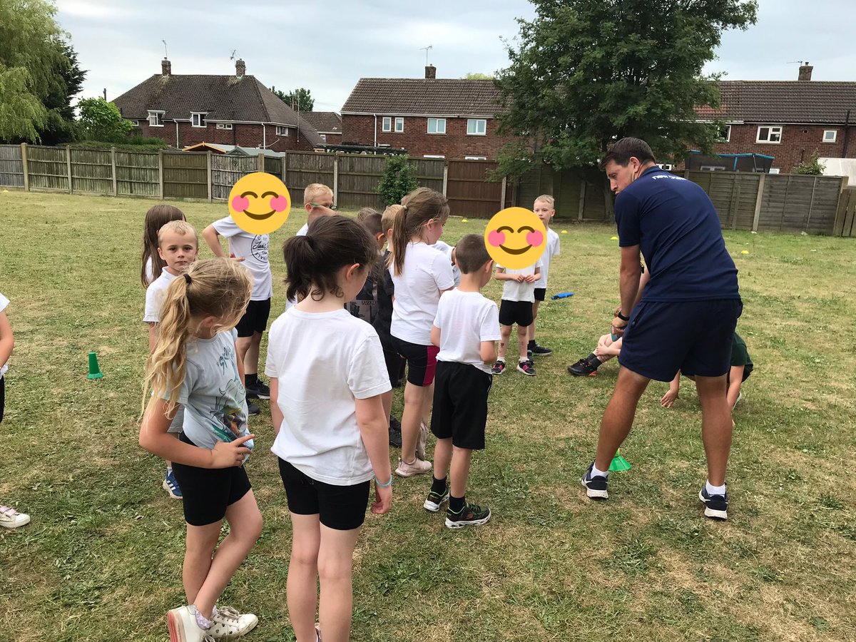 TGPS_NorthLincs's tweet photo. Year 2 have loved our cricket session with Mr Kershaw today #TGPSPE https://t.co/vXaWvijPQj