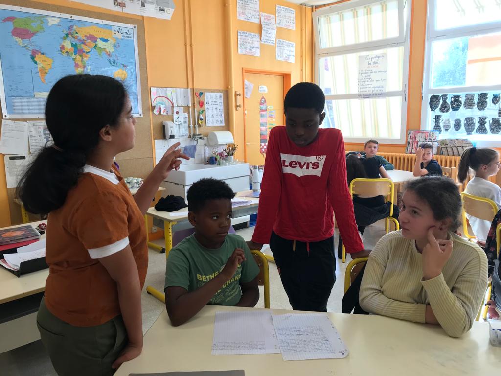 Collège des Bourgognes Chantilly tweet media