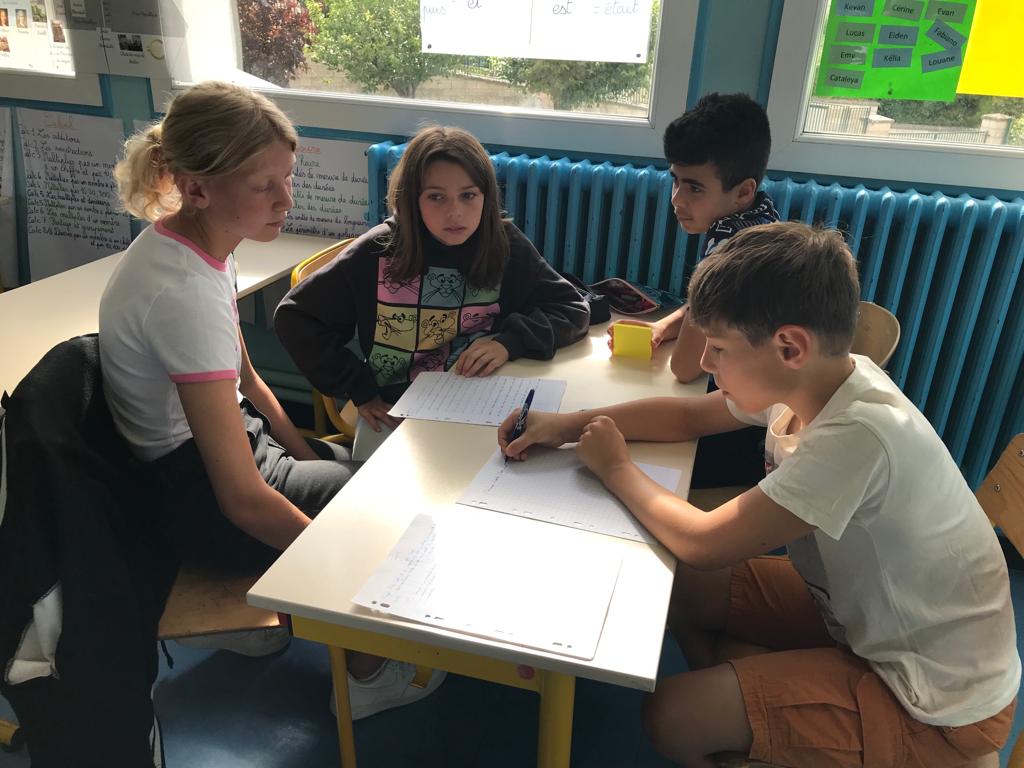 Collège des Bourgognes Chantilly tweet media