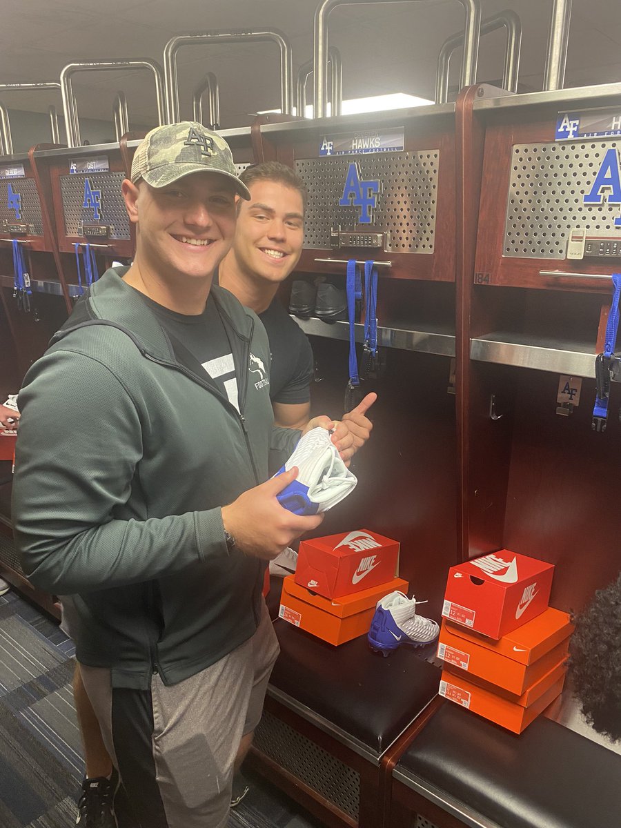 Jeremy76401030's tweet photo. So proud of my boy, I-day at the AIr Force Academy. Round 2 of basic for him and onwards to AF football https://t.co/B1cvpU4bJJ