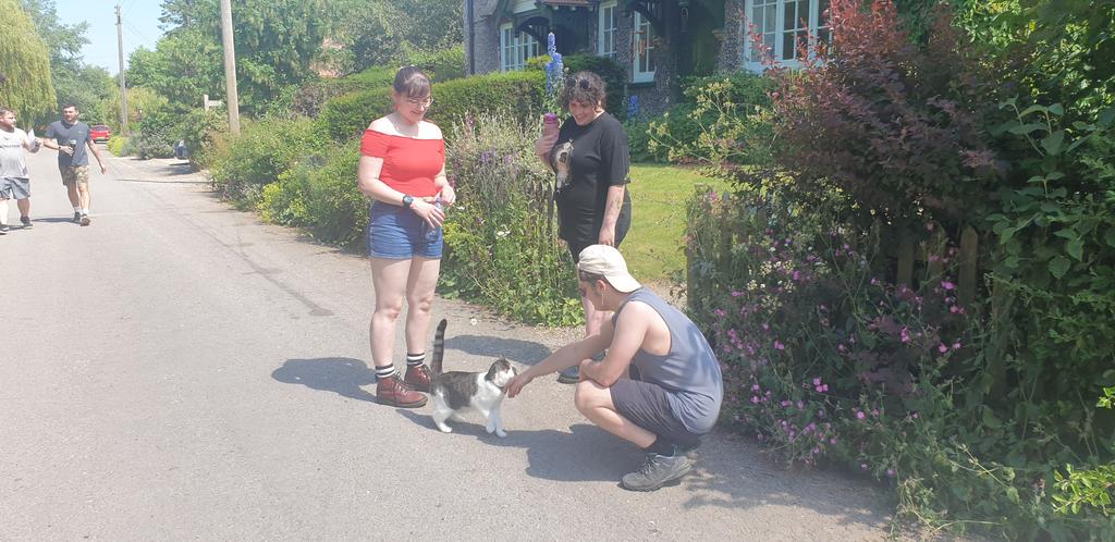 Having a lovely penultimate day with our scientists, <a href="/chriscassells/">Chris Cassells</a> (and one cat) <a href="/CranedaleCentre/">Cranedale Centre</a>, lots of great outdoor science learning and a range of activities for them to take to thier schools. Great day out with our fantastic trainees! <a href="/PGCEUnivofYork/">University of York PGCE</a> @DrClaireESmith1