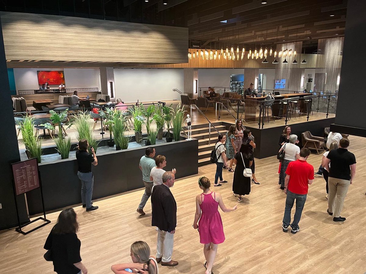 RochesterChambr's tweet image. Yesterday, our members enjoyed a tour of the stunning Midtown Athletic Club, which underwent a full transformation during COVID-19. In addition to fitness spaces with state-of-the-art equipment, Midtown offers a spa, farm-to-table cafe, childcare, outdoor pool &amp;amp; tennis courts! 🎾