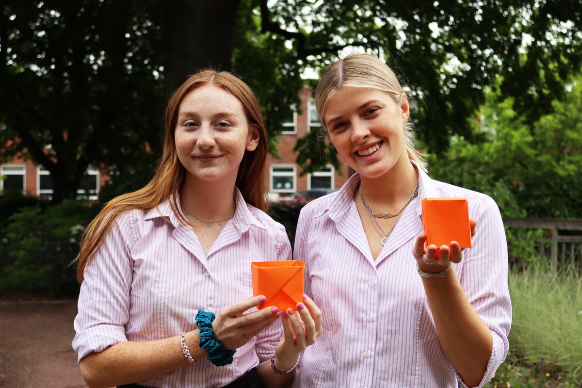 BedfordGirlsSch's tweet photo. It’s also been wonderful to welcome back inspirational alumnae and engineers Lucy Hill (née Scott, DAHS 2011), Sharon Kindleysides (DAHS 1987), Melody Stokes (BHS 1974) &amp; Elizabeth Gilbertson (née McDonald, BHS 1999) into school today to inspire our students! 💜
#INWED2022 https://t.co/Tpo0s0DZZL
