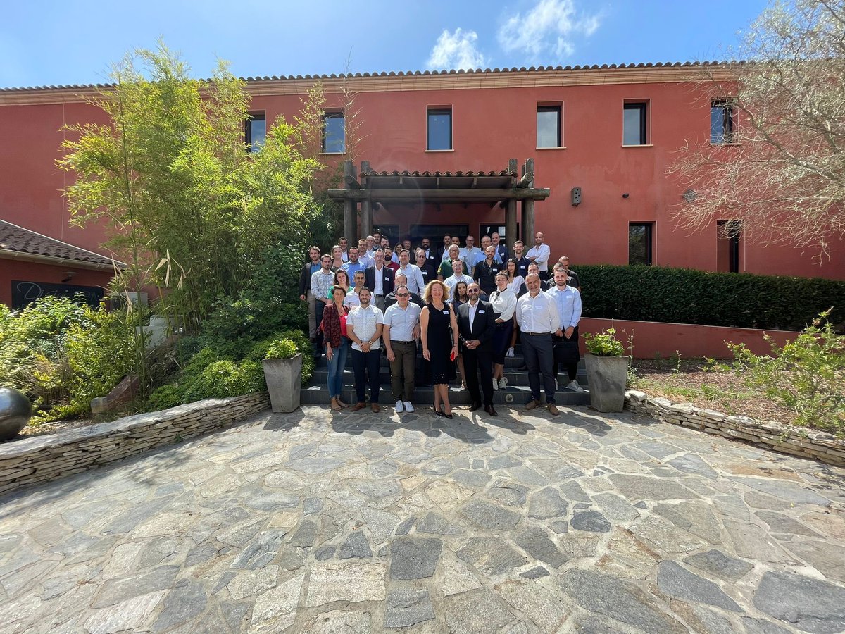 Covage_News's tweet photo. [#FiberTour] 12e étape du Tour de France de la #Fibre ! Catalyseur de solutions numériques pour les #entreprises héraultaises via la DSP #FTTO Hérault Télécom, Covage a reçu aujourd’hui ses clients et partenaires près de #Montpellier pour une matinée d’info et d’échanges. https://t.co/lt0mnuhYdB