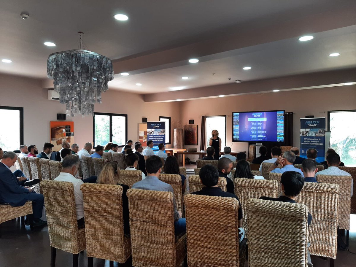 Covage_News's tweet photo. [#FiberTour] 12e étape du Tour de France de la #Fibre ! Catalyseur de solutions numériques pour les #entreprises héraultaises via la DSP #FTTO Hérault Télécom, Covage a reçu aujourd’hui ses clients et partenaires près de #Montpellier pour une matinée d’info et d’échanges. https://t.co/lt0mnuhYdB