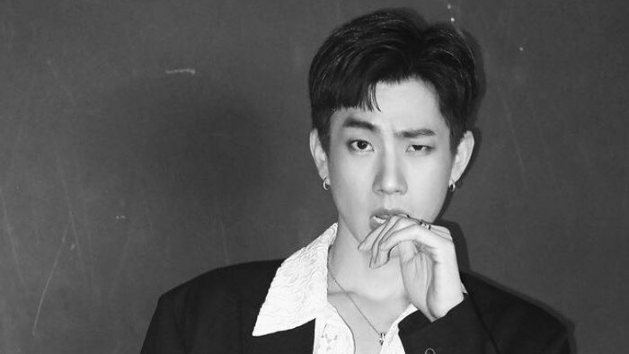 offgunendgame's tweet photo. reply 1999 ∙ an #offgun au

↠ set in the 1990’s, 2nd year high school student Raven (gun) intends to find out who his secret admirer is. however, the clues he has points to three people; Kalix (off), Apollo (oab), and Tyler (jay), the most popular heartthrobs of his school. https://t.co/SAFixR0j4w