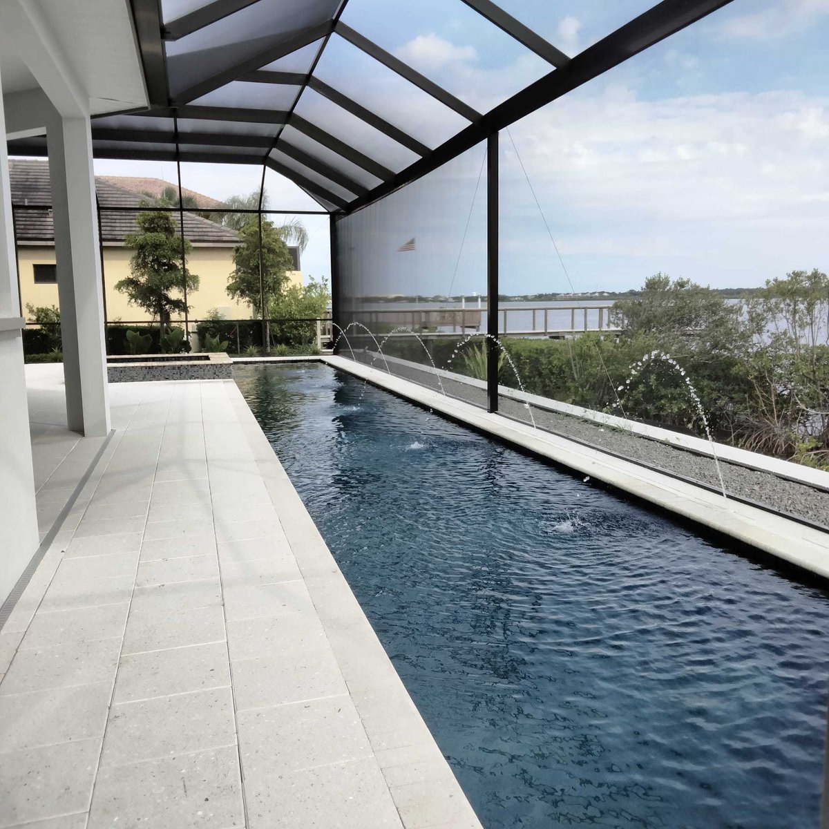 PaversPools's tweet image. Custom built lap pool accompanied by a spa and deck jets. Tell us what you think!..
#lappool #deckjets #screen #spa #custombuild #ritzcraft941 #sarasotapools #siestakey