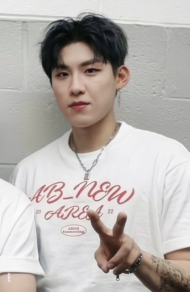 _itduk's tweet photo. 애틀란타 접수끝 🎡

#박우진 #AB6IX https://t.co/DWIMJSnqEy
