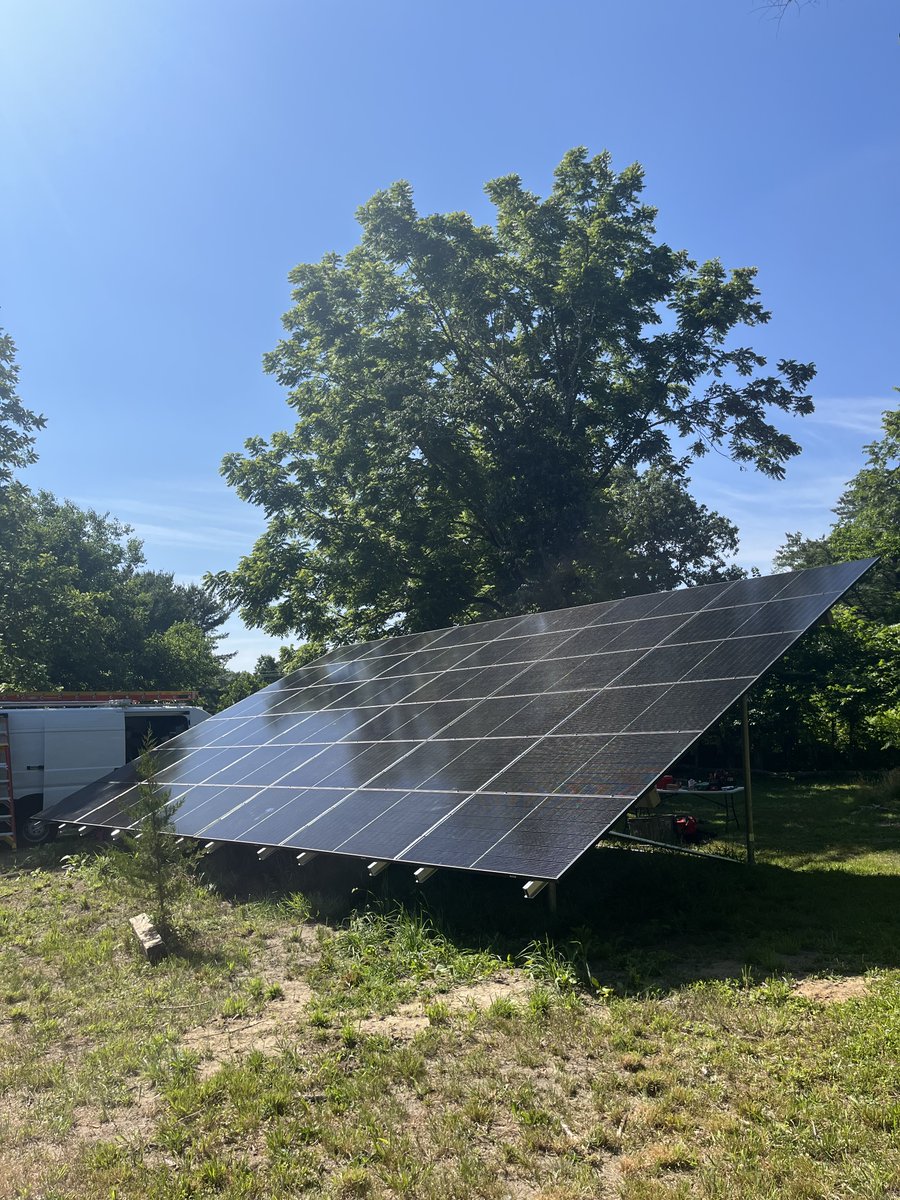 SolarSoaring's tweet photo. Did you know we don't only put panels on roofs? We do ground installs as well!
Give us a call today (609) 270-7759 or visit https://t.co/mNYNquGRi4 to schedule a consultation and go solar! #solar #solarinstalls https://t.co/zCikC5A7E7