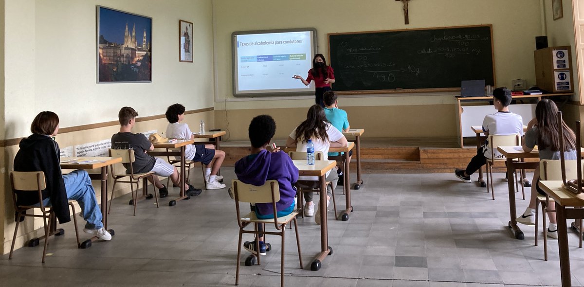 AlcoholSociedad's tweet photo. Gracias a los alumnos y profesores del @smasuncion que han participado en los talleres #MenoresNiGota para prevenir el consumo de alcohol entre los menores de edad.

La prevención a través de la educación FUNCIONA https://t.co/wQCyTadqE6 https://t.co/FDXd5JKLPZ