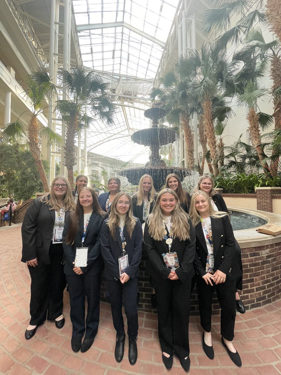 fraserhosa's tweet photo. Fraser HOSA had an absolutely BLAST at the open ceremony last night in Nashville Tennessee!!! #ilc2022 https://t.co/O1HahdUhPD