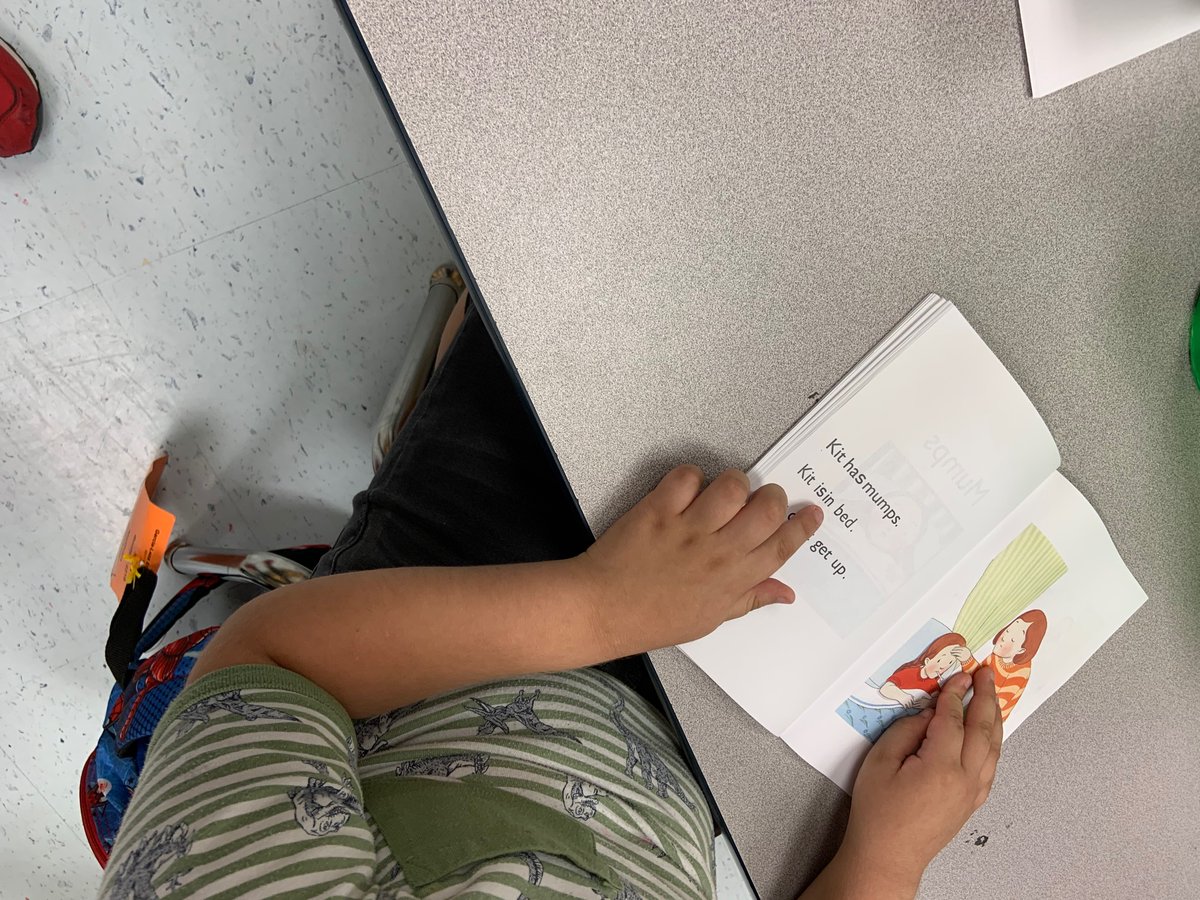 Reading time at camp leza📚
<a href="/Ms_anatoledo/">Ana Toledo</a> 
@IntotheFuture22 
@eaguilarGL405 
<a href="/crystalalbarra3/">Crystal Albarran</a>