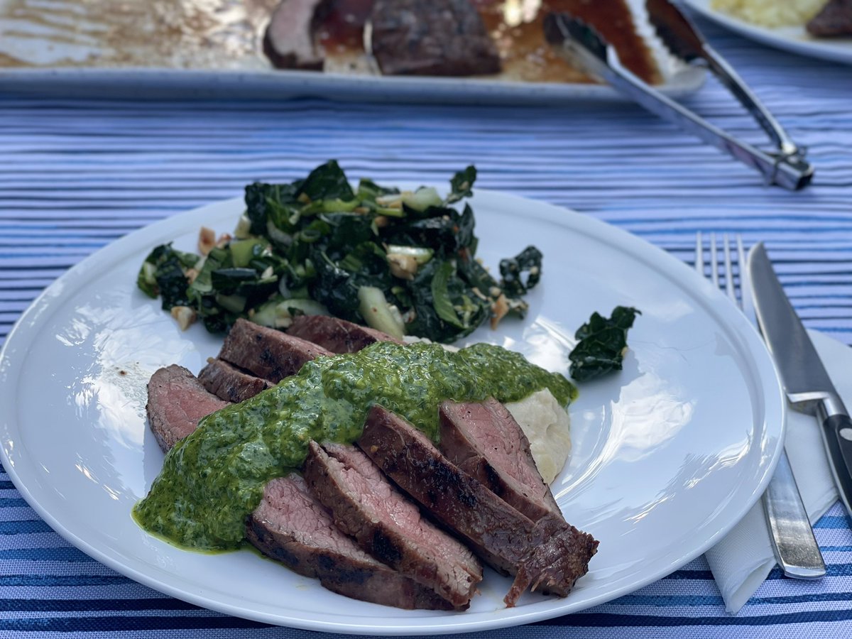 tonightsmeal's tweet photo. Jun 22: Chili rubbed flank steak w/cilantro chimichurri over cheesy, garlicky cauliflower purée &amp; kale/bok choy salad on the side. First beautiful evening where we could eat outside. Maybe summer if finally here.
#homecooking #keto #lowcarb #grilling https://t.co/HigbrGrcRZ