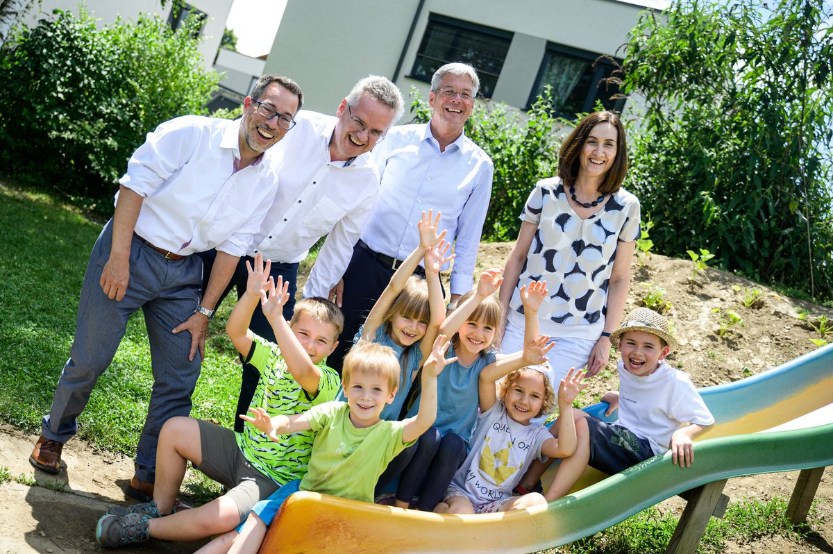 a_schaefermeier's tweet photo. 100% für Kärntens Kinder und Familien‼️
￼“Nächste große Etappe, um Kärnten zur kinderfreundlichsten Region zu machen: Land ersetzt ab September Durchschnittskosten für Kinderbildungs- &amp; -betreuungsplatz zu 100%“
LH @PeterKaiserSP @Scherwitzl @markusmalle 
https://t.co/mZboFgOvvG https://t.co/lsteCvrIoV