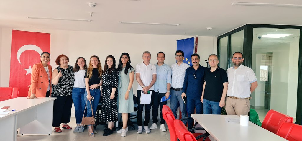 OrduARGE52 (@orduarge) on Twitter photo Okul Eğitimi Akreditasyonu alanında Macaristan Budapeşte Dijital Beceriler konulu Kurs hareketliliği öncesi katilimcilarimizla bir araya gelerek, planlama ve eğitim programı nı konustuk.
#orduerasmushamlesi
<a href="/frkkymkc/">Faruk Kaymakcı</a>
<a href="/ulusalajans/">Türkiye Ulusal Ajansı 🇹🇷 Turkish NA</a>
<a href="/mfvargeloglu/">MEHMET FATİH VARGELOĞLU</a>
<a href="/GozudikMusa/">Musa Gözüdik</a> Okul Eğitimi Akreditasyonu alanında Macaristan Budapeşte Dijital Beceriler konulu Kurs hareketliliği öncesi katilimcilarimizla bir araya gelerek, planlama ve eğitim programı nı konustuk.
#orduerasmushamlesi
<a href="/frkkymkc/">Faruk Kaymakcı</a>
<a href="/ulusalajans/">Türkiye Ulusal Ajansı 🇹🇷 Turkish NA</a>
<a href="/mfvargeloglu/">MEHMET FATİH VARGELOĞLU</a>
<a href="/GozudikMusa/">Musa Gözüdik</a>