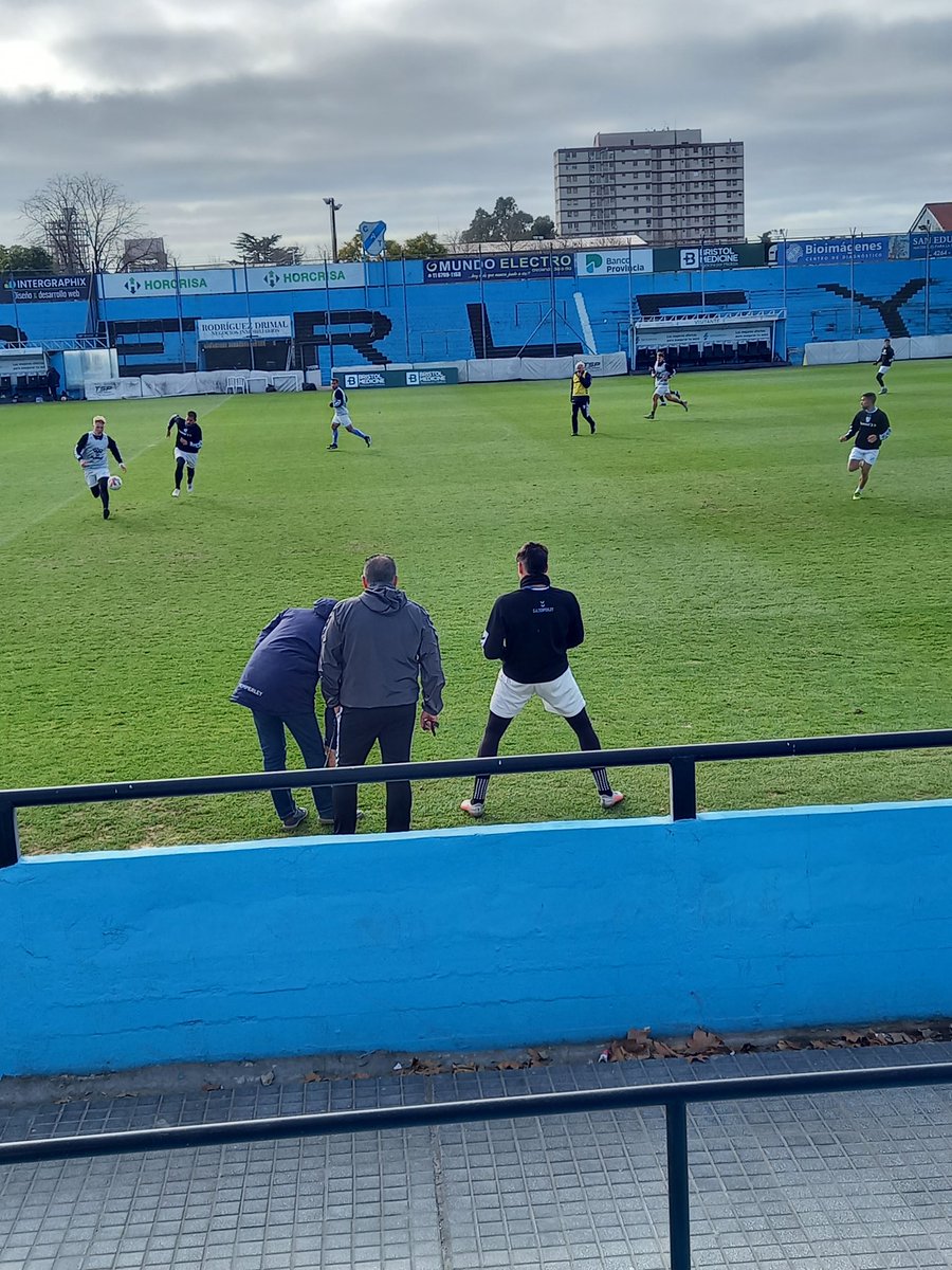 Facundo Callejo se retira con una molestia en pierna izquierda.
Esperemos que no sea nada, vamos Facu💪🏻