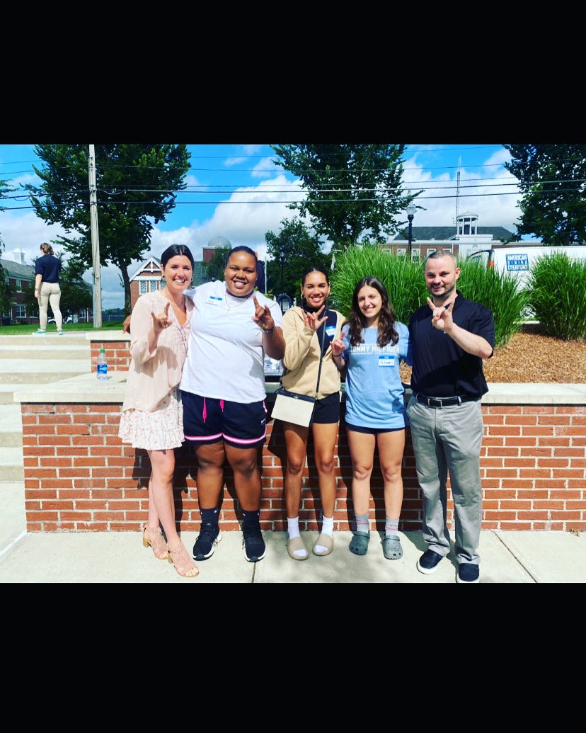 ncbison_wbball's tweet photo. First 3 froshies on campus today! Making us more excited to get back to work in October ! Welcome home ladies !! #BAB @nicholsprez @ncbison https://t.co/r10ZcU5ZtS