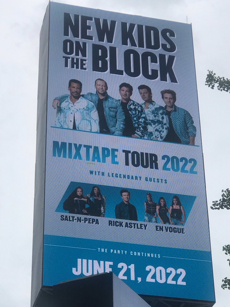 jaya3333's tweet photo. @MorningBox_ Disfrutando desde Cleveland de un concierto súper clásicc 😉 https://t.co/KwEKqUgEzO