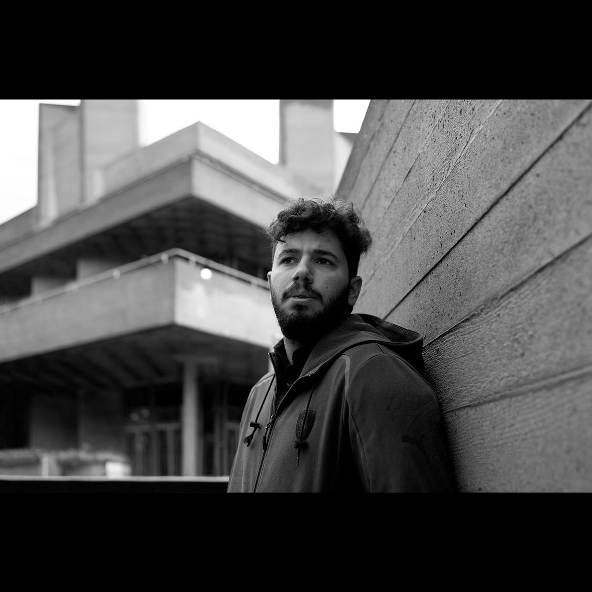 Only 5 days left to support my New Book 📖 Kickstarter 😉 Help Make it Happen! 👇 Young #migrant and #refugees stories 

kickstarter.com/projects/feara…

Omar, 20 years old, from Al Harah, Syria, immigrated to the UK when he was 16 years old.