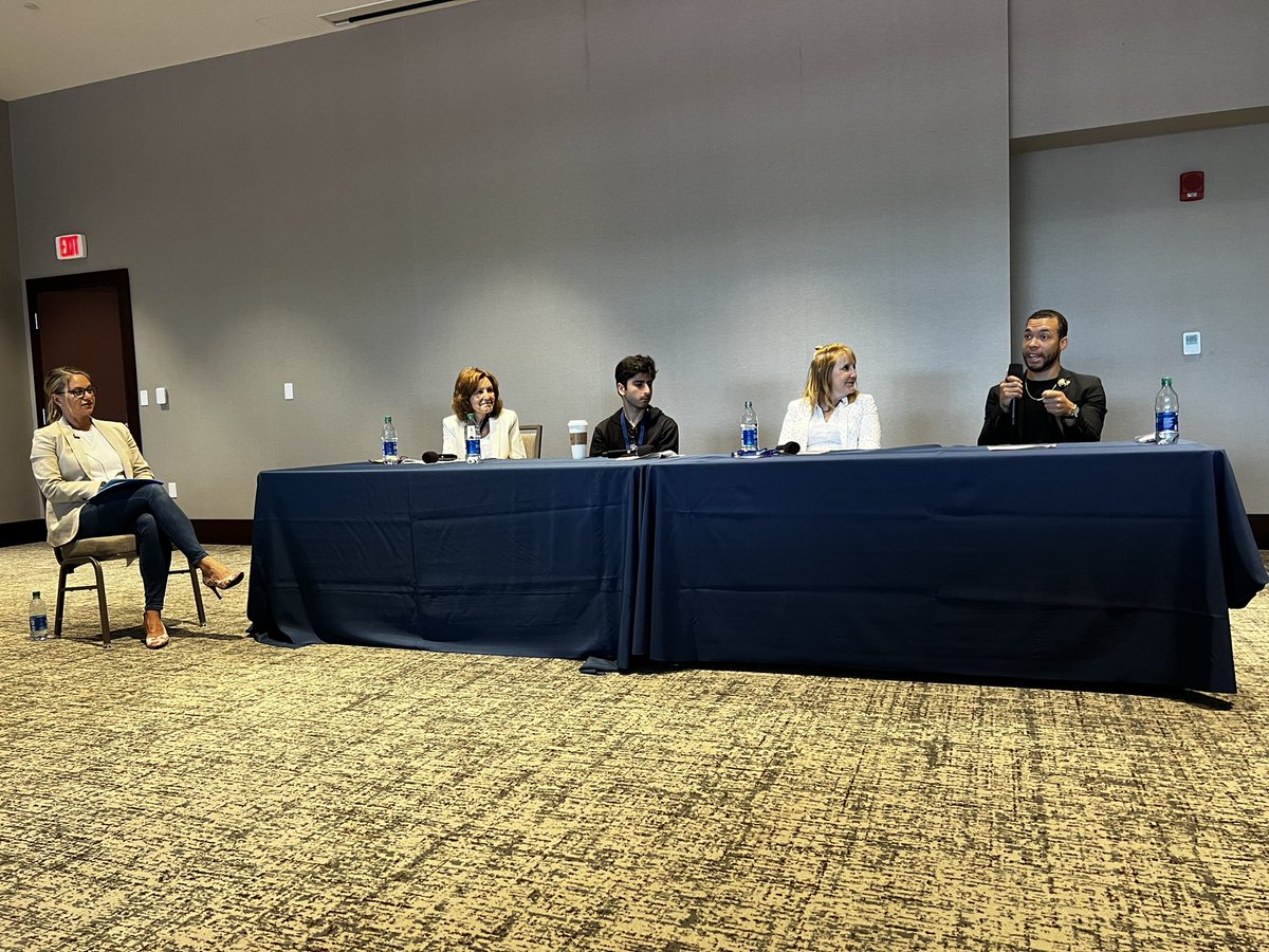How to get kids engaged in #careereadiness? “The question should be ‘what problem do you want to solve?’ and not ‘what do you want to be?’” -<a href="/CandeeJamie/">.</a>

“We start with ‘what problems do you see that aren’t taken seriously?’” -<a href="/DaquanOliver/">Daquan</a>, <a href="/WeThrive_/">WeThrive</a> #FenwayInnovationSummit