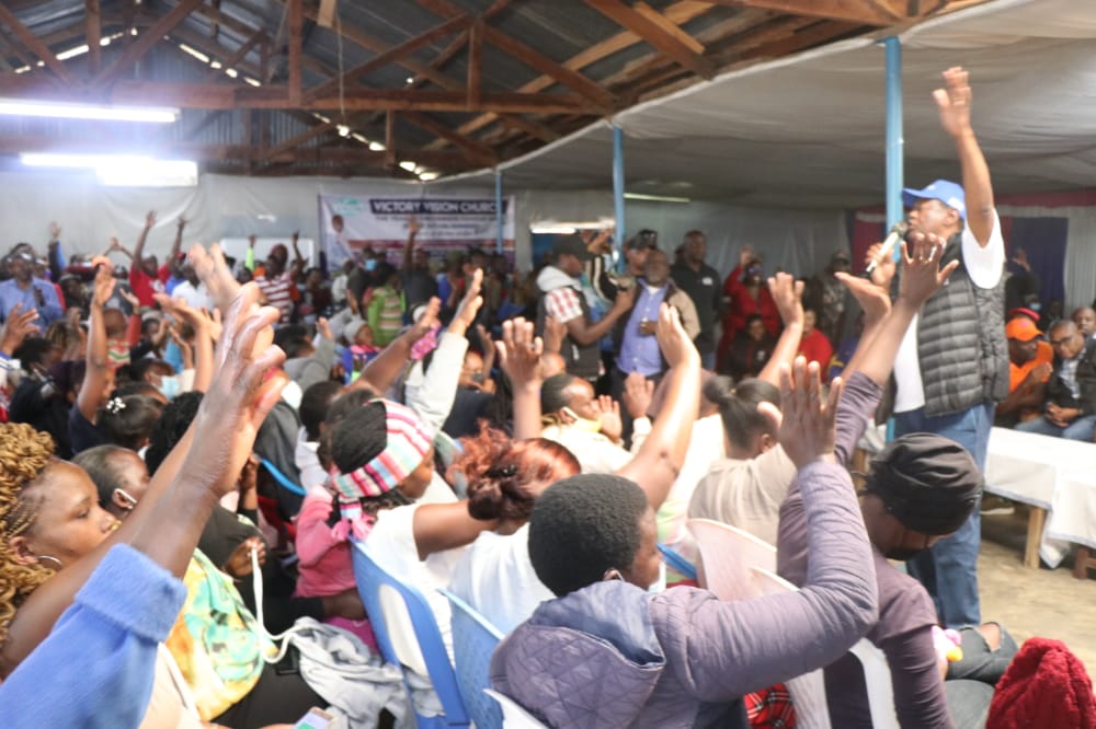 MeshiFreshi's tweet photo. 3️⃣We had the pleasure of appreciating what Kenyans on the ground are doing to advance development.

We pledged to work together to ensure the prosperity of the great County of Nairobi.  @polyigathe @edwinsifuna @Rachelshebesh @JalangoMwenyewe #naitunavyoitaka https://t.co/a1z7WK3pi8