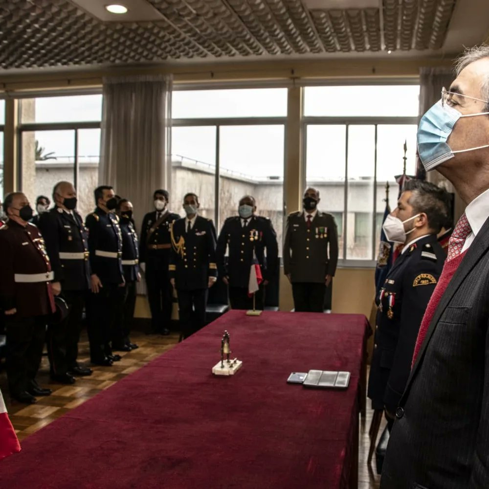 🇨🇵Revisa mas información y fotografías de nuestra tradiciónal espera de medianoche y de la sesión solemne de aniversario N°166 en este link.🇨🇵 facebook.com/22705784741480… pic.x.com/TcIIU7OpAk