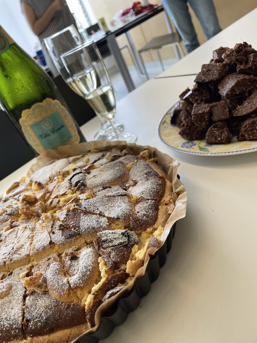 PapaStebLabs's tweet photo. Many reasons to celebrate these days, personal and professional. Took some time to toast to our newest paper, ADESSO, which came with an amazing cake courtesy of @beatrice_casati! Who can guess what’s on top? Congrats to everyone involved! 🦠 #COVID19 #diagnosis #labcake https://t.co/MhmklceGyQ