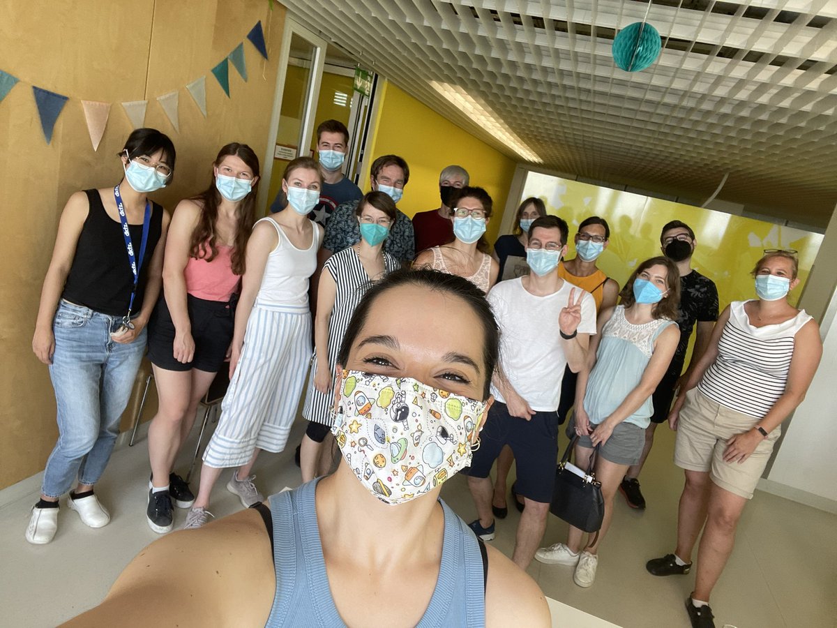 PapaStebLabs's tweet photo. Many reasons to celebrate these days, personal and professional. Took some time to toast to our newest paper, ADESSO, which came with an amazing cake courtesy of @beatrice_casati! Who can guess what’s on top? Congrats to everyone involved! 🦠 #COVID19 #diagnosis #labcake https://t.co/MhmklceGyQ