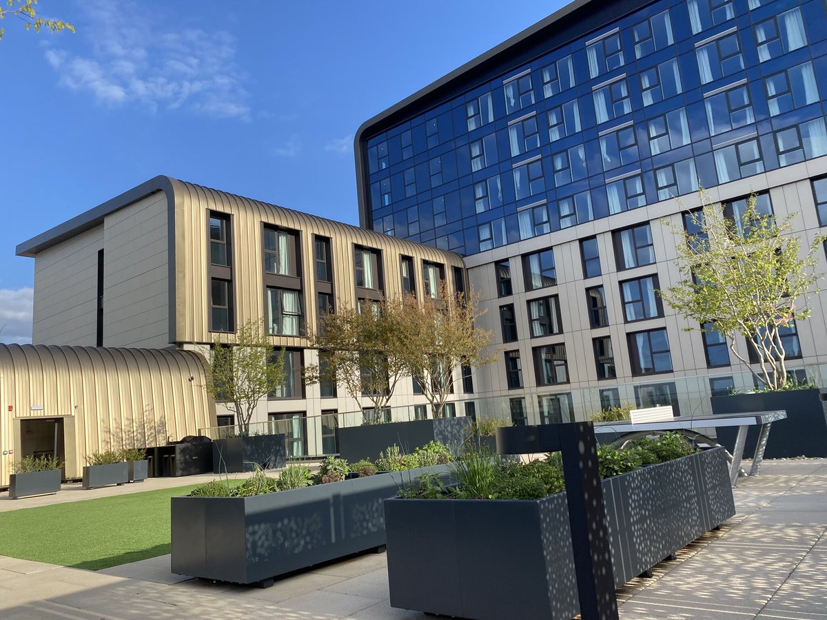 RickyWhiteman's tweet image. New York Square (Leeds) looking great. Lightweight substrate supplied by @Greentechltd #Horticulture #landscaping