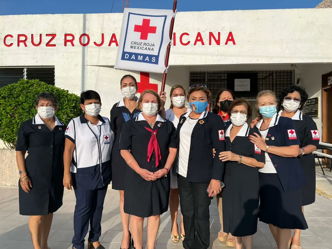 CruzRojaCamp's tweet photo. Con motivo del #DíaDelSocorrista que se conmemora cada 24 de junio, la Cruz Roja Local Campeche realizó homenaje cívico encabezado por la presidente del Consejo, Verónica Selem, entregando además reconocimientos por antigüedad a voluntarios por 6, 16 y 21 años de servicio. https://t.co/SIZDY1vBi8
