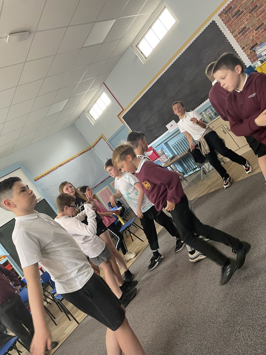 MissKemp_FC's tweet photo. We had a little party this afternoon to celebrate a wonderful year in P6 🥰 Lots of games and dancing 🕺 https://t.co/Bnb7YoKM4f