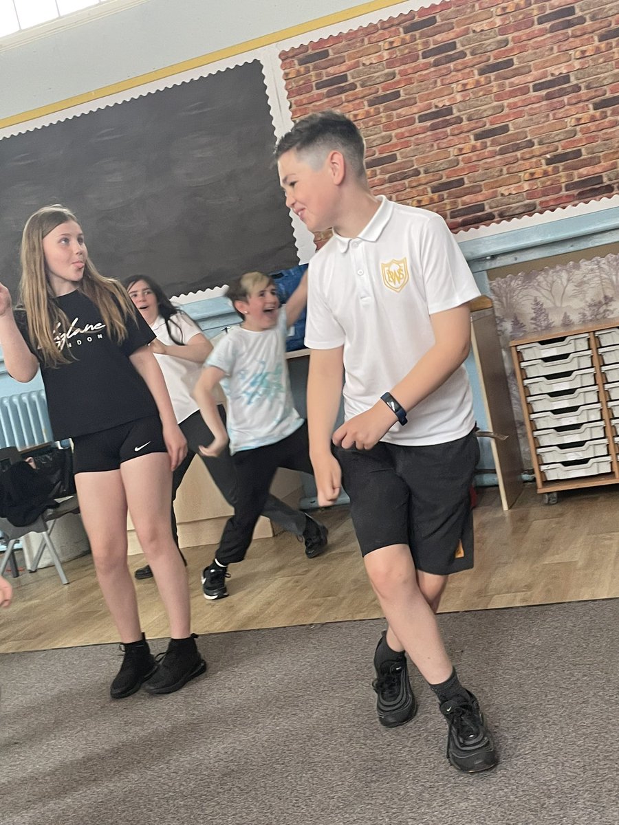 We had a little party this afternoon to celebrate a wonderful year in P6 🥰 Lots of games and dancing 🕺