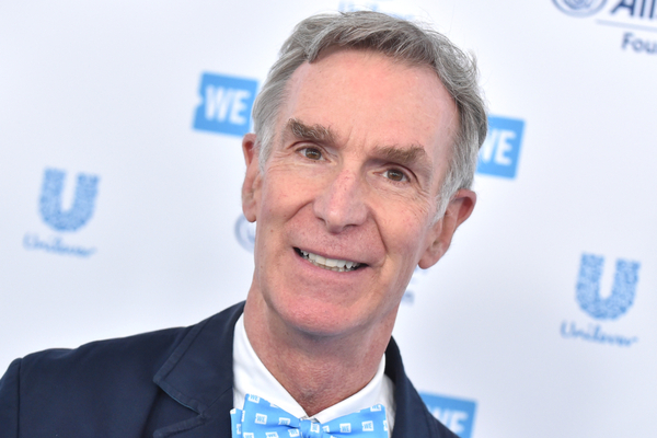 Umm looks like congrats are in order for #MrScience himself! <a href="/BillNye/">Bill Nye</a> has tied the knot! <a href="/Susie_OnAir/">Susan Korgul</a> bit.ly/39QLHfi