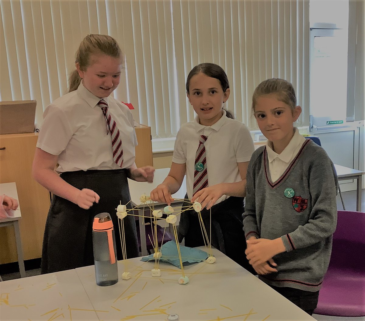 wooltonprimary's tweet image. Group 2 won the best engineers award and Group 4 won the best artistic sculpture. Great effort by all 👏#WPSCreativity #WPSTeamwork #WPSTeam6