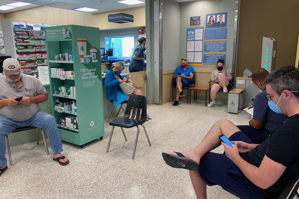 nypost's tweet photo. US grocer Publix won't offer COVID vaccine for kids under 5: report https://t.co/3VWAQdBDpe https://t.co/YdASlrM417