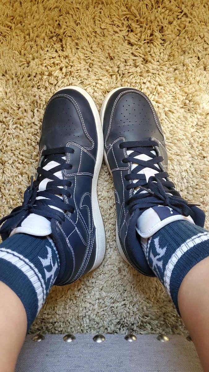 CPhredrix's tweet photo. Yankees are on 🔥 #KOTD #yoursneakersaredope #snkrsliveheatingup #Yankees #BeautifulBricks https://t.co/giMg1fz2hc