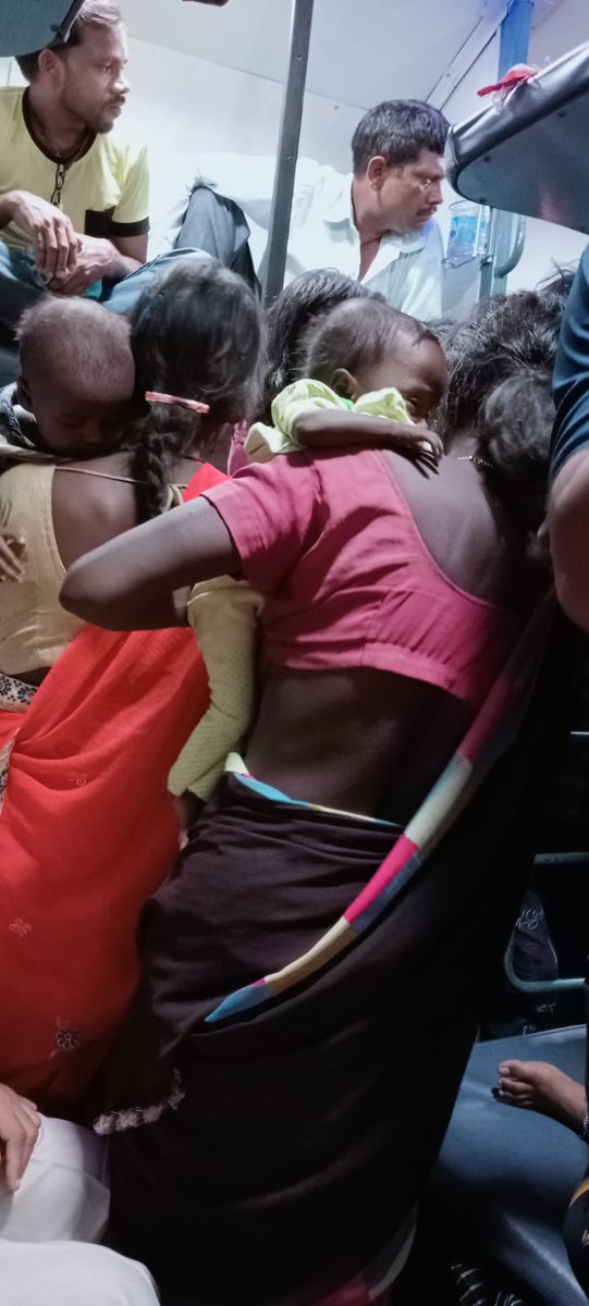 007Xen's tweet photo. @RailMinIndia today I'm traveling in new Delhi to howrah prova express train number is 12304 sleeper class I'm in stock in train choch more then people inside without sleeper class ticket &amp; without ticket I humble request to India railways please tack some action I'm in S-6 https://t.co/8bCV7ESyy2
