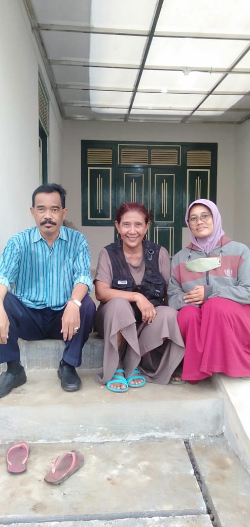Anjar Duta (@anjarduta) on Twitter photo Budhe <a href="/susipudjiastuti/">Susi Pudjiastuti</a> rawuh ke tanah Leluhur, Desa Seboropasar, kab. Purworejo. Sapa hangat saudara-saudara di Desa.
Sayang sekali baru tahu setelahnya. Semoga kelak diparingi kesempatan sungkem Silaturahmi.
Ngaturaken Sembah Sungkem Budhe...
Matur nembah nuwun ๐ Budhe <a href="/susipudjiastuti/">Susi Pudjiastuti</a> rawuh ke tanah Leluhur, Desa Seboropasar, kab. Purworejo. Sapa hangat saudara-saudara di Desa.
Sayang sekali baru tahu setelahnya. Semoga kelak diparingi kesempatan sungkem Silaturahmi.
Ngaturaken Sembah Sungkem Budhe...
Matur nembah nuwun ๐