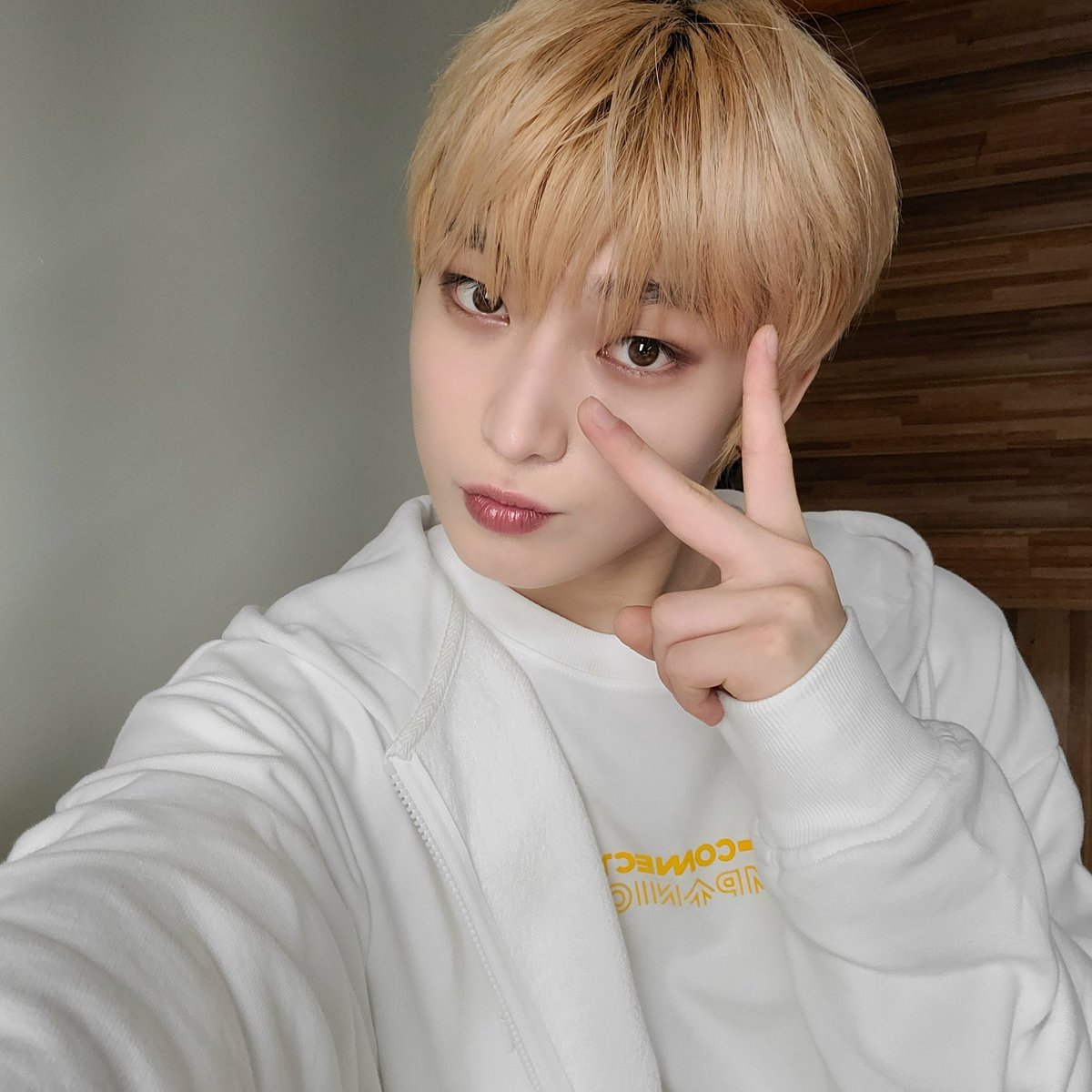 jinhoonmin's tweet photo. HAPPY BIRTHDAY SUNOO ILYSM!!! 

#OurBrightestStarSunoo #햇살같은선우의_스무번째여름 #엔하이픈_선우 #김선우 #ENHYPEN_SUNOO #SUNOO @ENHYPEN_members @ENHYPEN https://t.co/Kb0G2zpoez