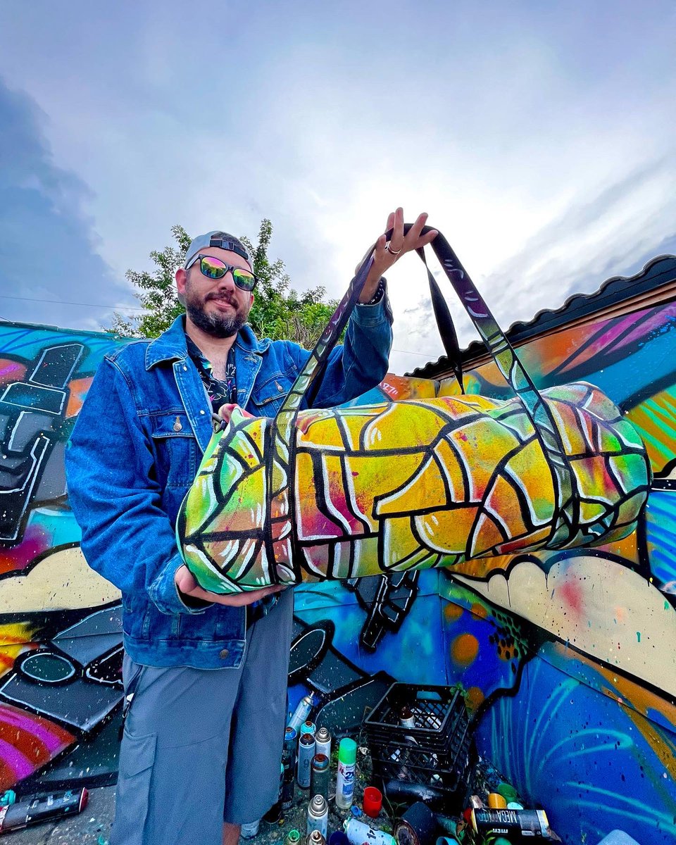 rocsolmiami's tweet photo. Stained glass graffiti travel bag 💰👝💼
•
•
•
#rocsol #rocsolmiami #graffitiart #artapparel https://t.co/pj2PXb3EGk