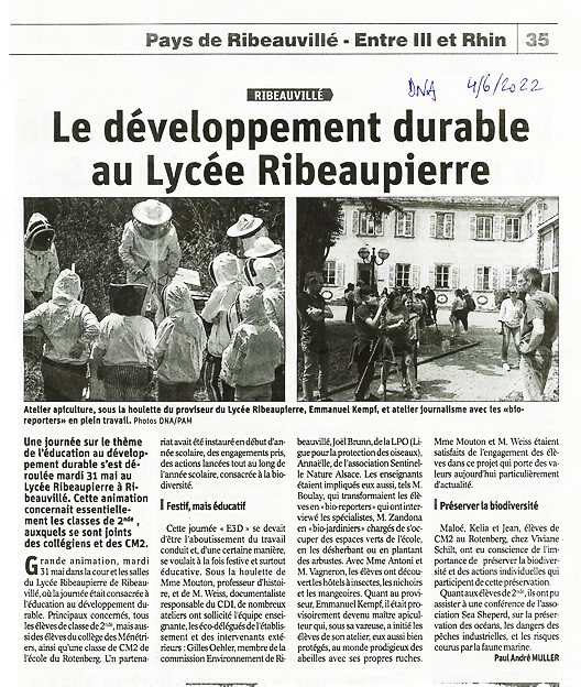 LRibeaupierre's tweet photo. Quel plaisir de pouvoir partager une de ses passions avec ses élèves ! Un beau moment d'échanges au rucher, de sensibilisation et peut-être une belle façon de créer des vocations... @LRibeaupierre @acstrasbourg @DaacStrasbourg #rucheraulycée #biodiversité https://t.co/Oof855SAW3