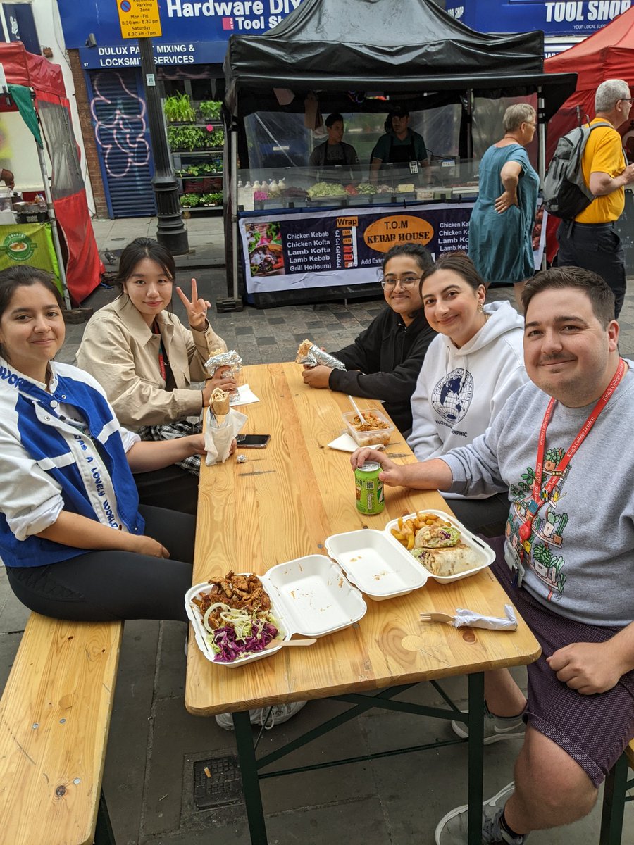 drjamesharvey's tweet photo. Post group meeting lunch with the newest members of the group; Sofia, Keling, Shiri and Lilian (@leapinglils). All @KingsCollegeLon UGs (@kclchemistry or @KCL_Physics) completing some exciting #ChemEd or synthesis projects over the summer as part of the @KingsCareers #KURF scheme https://t.co/39YNoweWPY