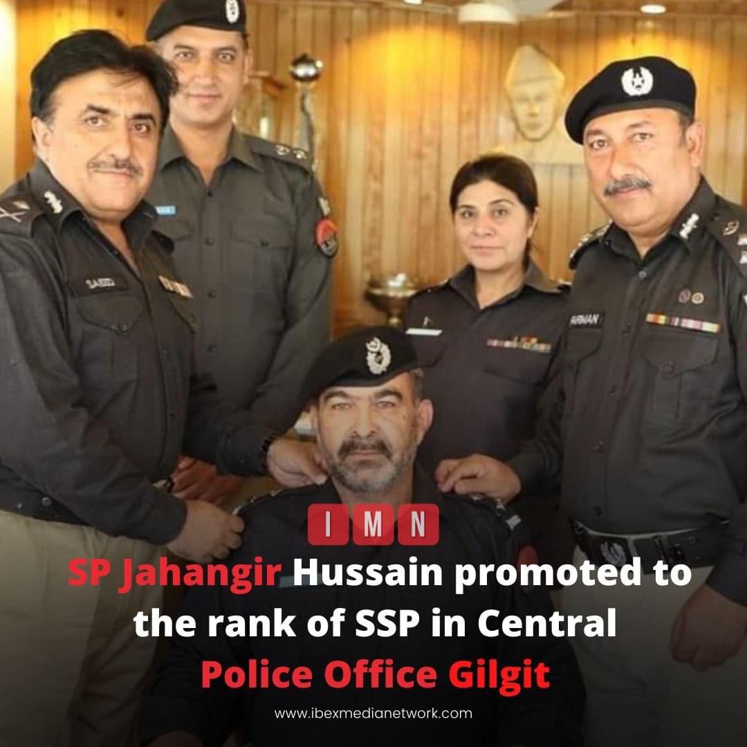 IbexMedianetwrk's tweet photo. IGP G-B Mohd Saeed Wazir and DIG Gilgit Farman Ali are promoting SP Jahangir Hussain to the rank of SSP in Central Police Office Gilgit.
AIG Tanveer and SSP Tahira are also present.
#police #policeman #Pakistan #GBPOLICE #gilgitpolice #Gilgit #gilgitbaltistanpakistan #imn https://t.co/jhb283WHco