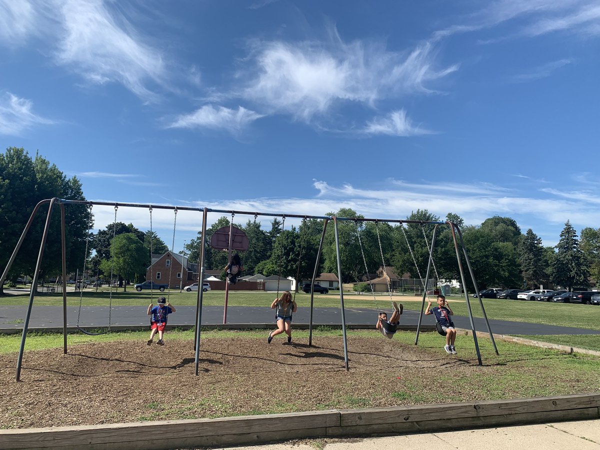 TishKatalinic's tweet photo. Launch to 2nd Grade ๐ summer session. ๐โ๏ธ๐๐ค #secondgrade #d123summer #newfriends #keepstudentslearning https://t.co/mWgcEnf8Jz