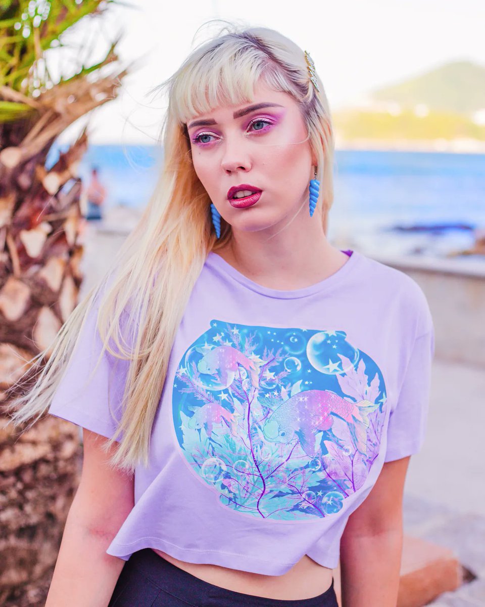 2ndfloorchester's tweet photo. Summer is FINALLY HERE ๐โ๏ธ
So cute crop tops n' fun graphic print tees it is for the next few weeks ๐๐๐ and LOTS of Mermaid styling from @Grunge__Monkey ๐งโโ๏ธ๐งโโ๏ธ๐งโโ๏ธ
Open today for all of your summer wardrobe needs ๐
#mermaid #merbabes #summerwardrobe #chester https://t.co/eNfJAii9at