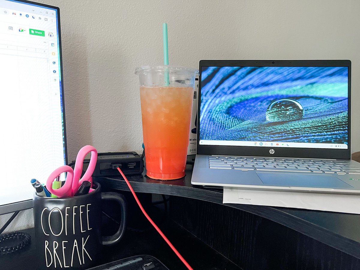 rach_r_taylor's tweet image. A lot has happened since the last time I was on Twitter…

✨ I got married
✨ became a #TechRecruiter
✨ had my sweet baby boy

Thankful to be able to stay at home with my little man, while still helping provide for my family! 

#recruiter #wfh #momlife