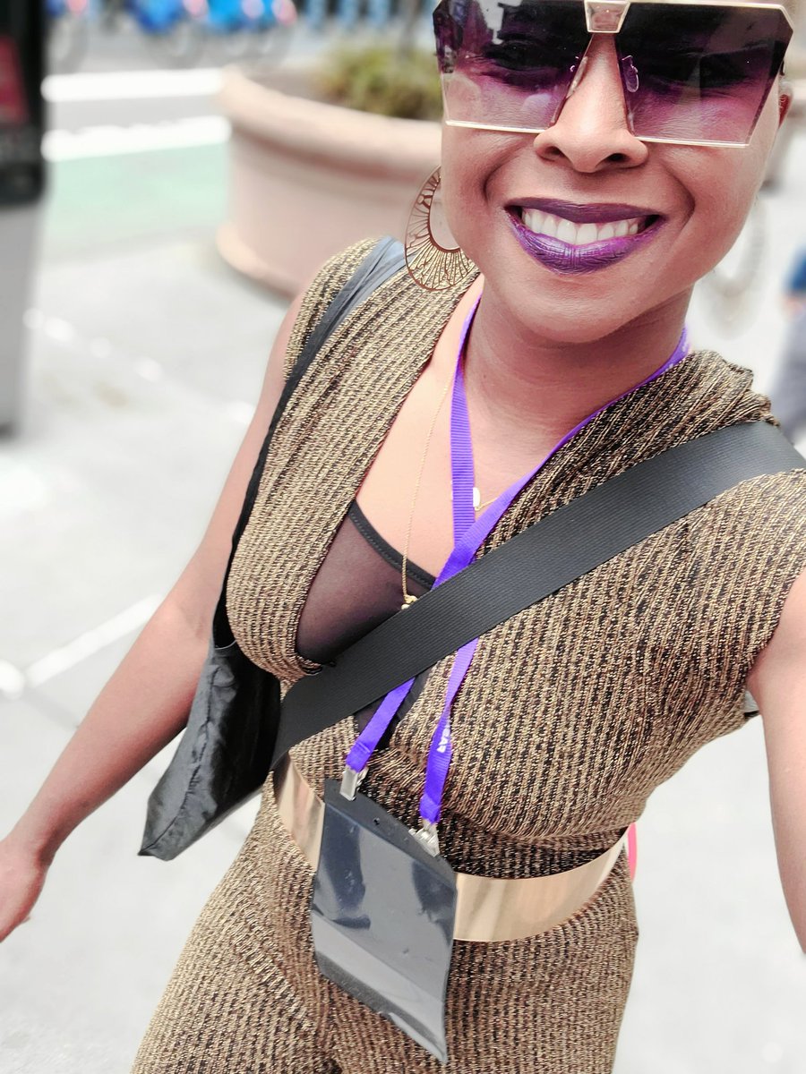 Gm, my frens ✨

Today's a wonderful day! Excited to connect irl! I'm speaking/performing spoken word 2X!

2:22 <a href="/coinbase/">Coinbase 🛡️</a> Theater at Marriott 6th Floor (Broadway) <a href="/NFT_NYC/">NFT.NYC</a>

5:00 Lava.NYC Women in Web3 Lounge w/<a href="/fame_ladies/">Fame Lady Squad</a> <a href="/MyBFF/">BFF 🌈</a> <a href="/TreeTrunkNFT/">TreeTrunkNFT</a> <a href="/Ledger/">Ledger</a> <a href="/real_alethea/">ALETHEA</a>