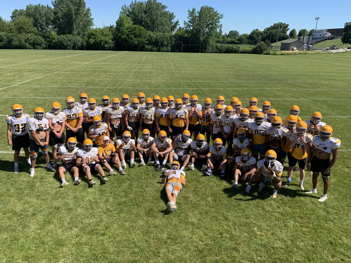 HDJacobsFBall's tweet photo. Elite first week of camp ending with our first day of shells.  Proud of these players and staff battling the heat and getting 1% better every day 🦅🏈🦅🏈
@HDJ_Athletics @JacobsHighS 
F.A.S.T https://t.co/p6ujgPwNdc
