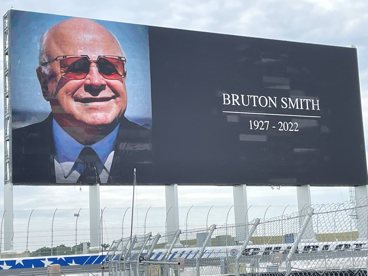DavidWhisenant's tweet photo. The video board @CLTMotorSpdwy today. Thanks for everything #BrutonSmith. https://t.co/h7EJaHGMOV